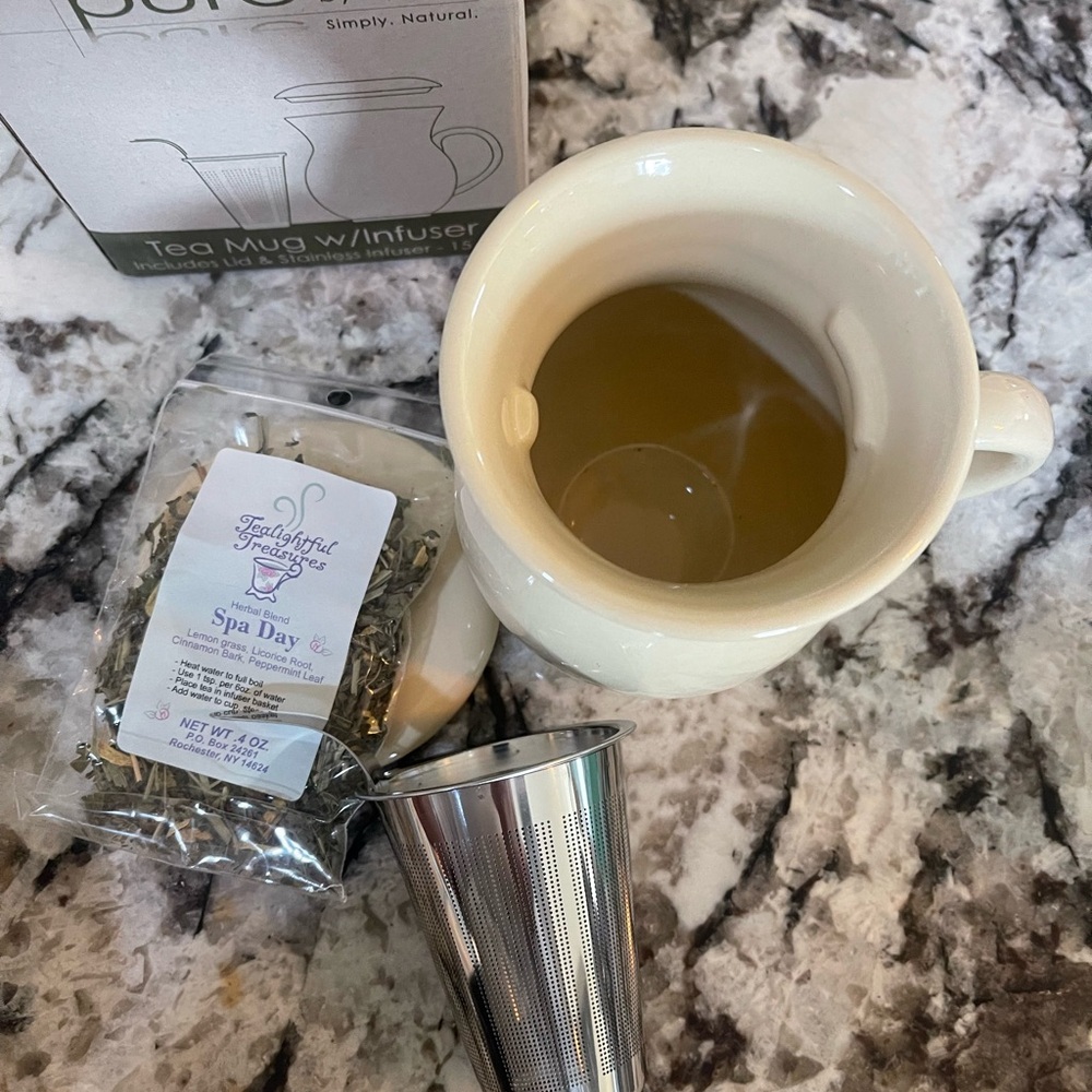 Tea Mug with Infuser - Picture 2 of 3